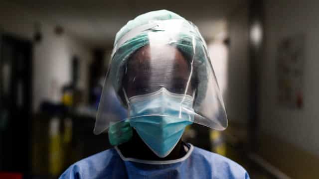 Local onde Ômicron foi identificada: Aumento de 330% nas hospitalizações