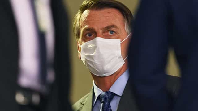 Bolsonaro diz que vai prorrogar por dois anos desoneração da folha de pagamento de 17 setores