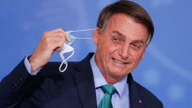 Bolsonaro chama Petrobras de ‘monstrengo’ e critica reforma tributária em curso