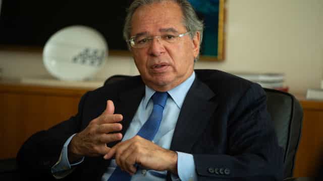 Guedes diz a empresários que mercado deve evitar ‘posição infantil’ sobre teto de gastos