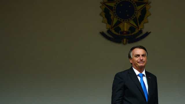 Bolsonaro limita entrada no novo Bolsa Família usando linha de pobreza que ignora inflação e ONU