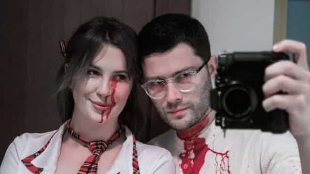 Filha de Alec Baldwin é criticada por usar fantasia com sangue falso no Halloween