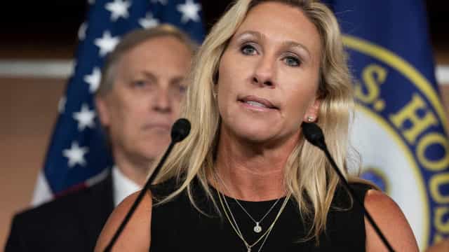 Deputada trumpista é multada em US$ 48 mil por não usar máscara na Câmara