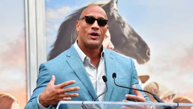 Dwayne Johnson, The Rock, vai deixar de usar armas reais em filmagens