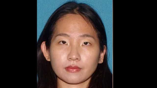 Mulher mata e mantém presos dentro do carro os dois filhos menores