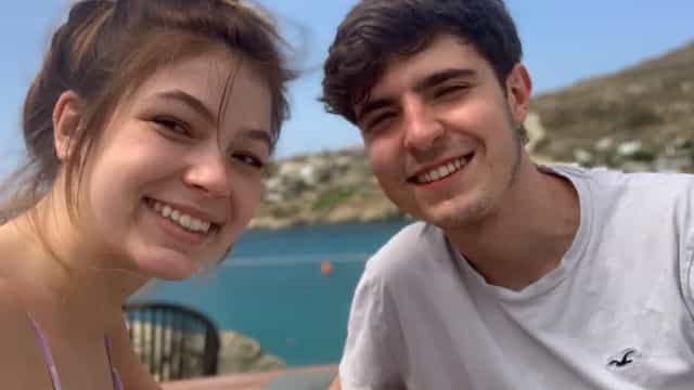 Filho de Gugu comemora aniversário ao lado da mãe e namorada, sem irmãs