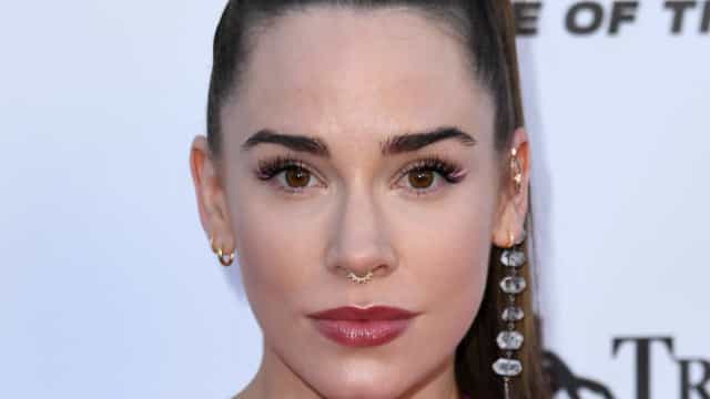 Adolescente de ‘De Repente 30’ faz 30 anos e afirma que nunca se sentiu tão sexy