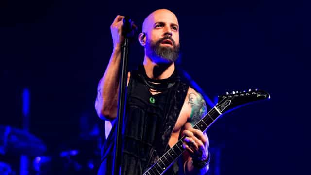 Chris Daughtry adia projetos após enteada ser encontrada morta em casa