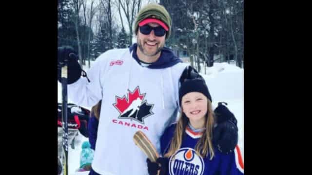 Menina sobrevive a queda de avião graças a abraço do pai