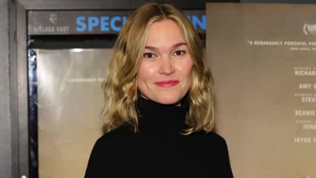 Aos 40 anos, atriz Julia Stiles está grávida do segundo filho