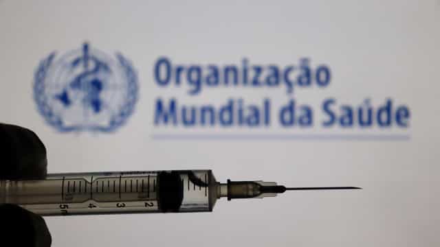 Mundo está entrando em quarta onda de covid-19, diz diretora da OMS