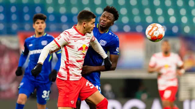 Bayer Leverkusen vence RB Leipzig e assume o terceiro lugar