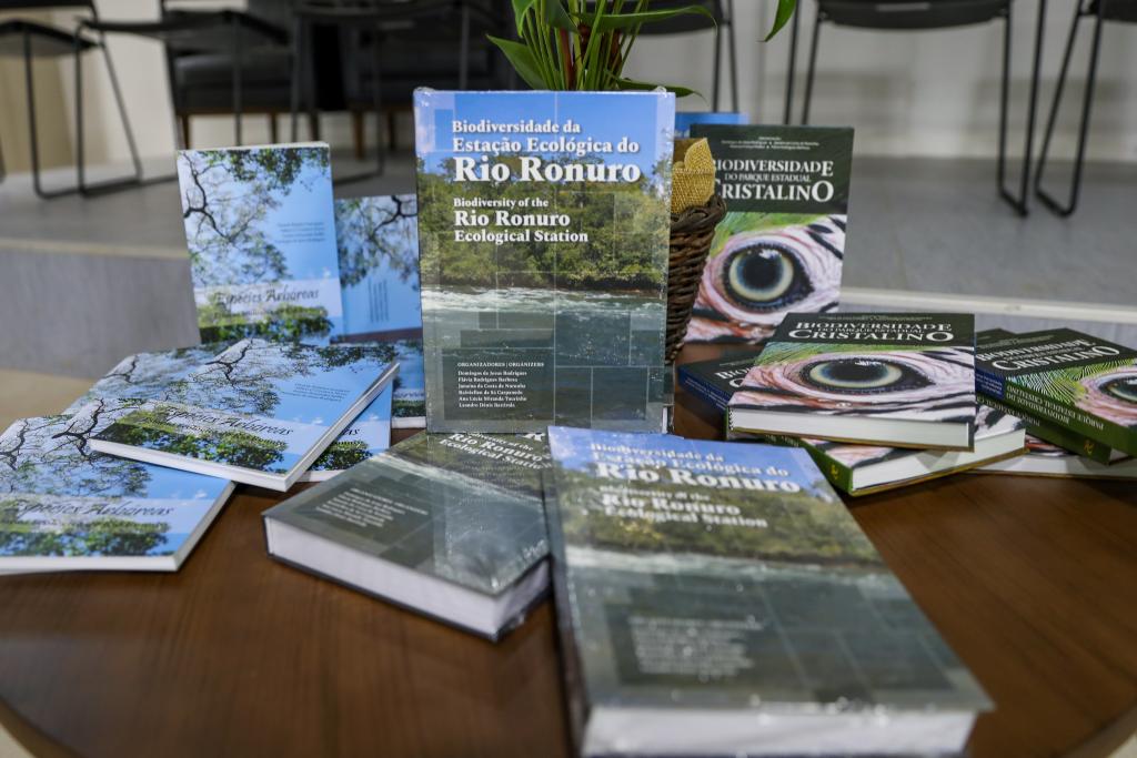 Sema e UFMT lançam livros sobre Estação Ecológica do Rio Ronuro