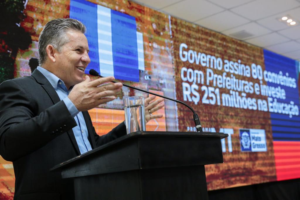 Governador: “A confiança na escola pública está sendo restabelecida com esse volume de investimentos”