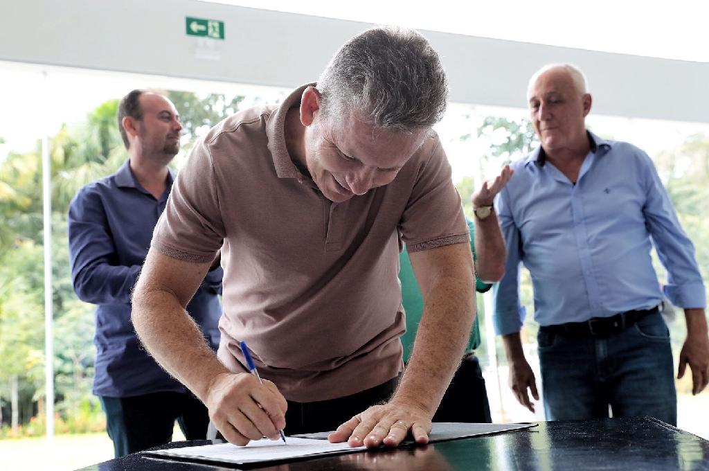 Governo investe R$ 36,3 milhões na infraestrutura, educação, cultura e social dos municípios da Região Noroeste de MT