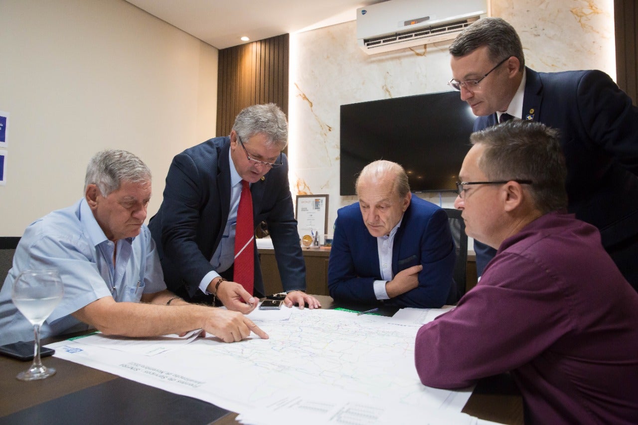 Prefeito Moacir busca em Cuiabá recursos para asfaltar a MT -140 que liga Vera a Nova Ubiratã