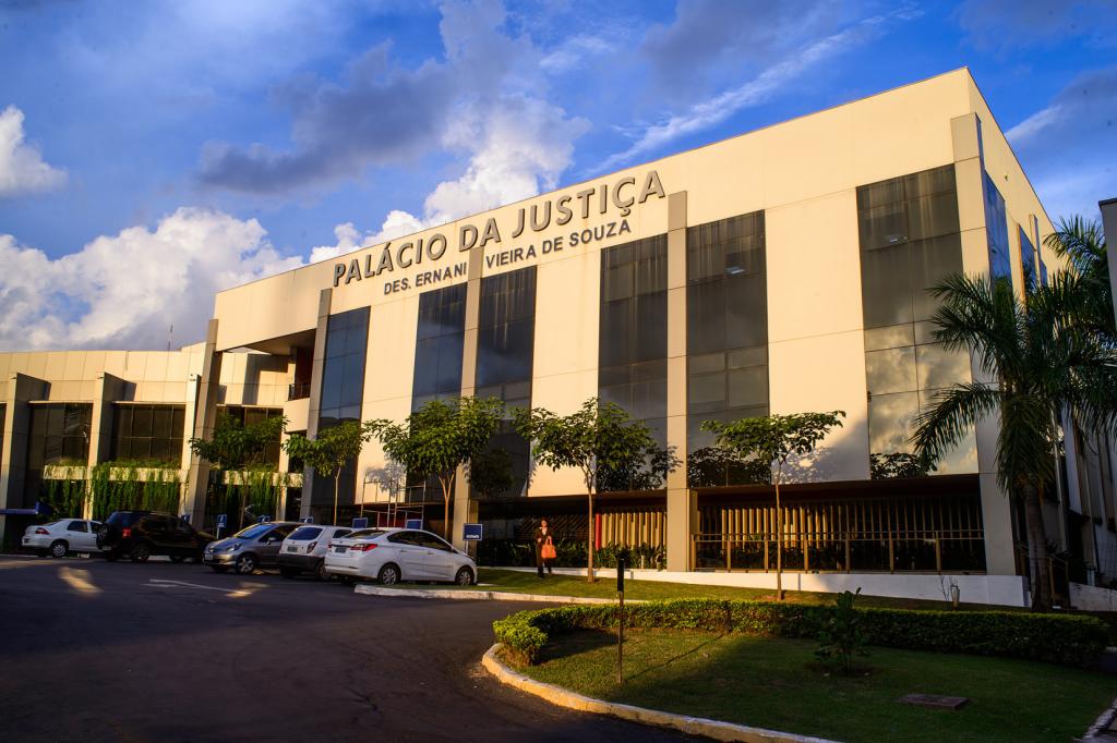 TJ afasta presidente do Sindspen e aumenta multa diária para R$ 200 mil