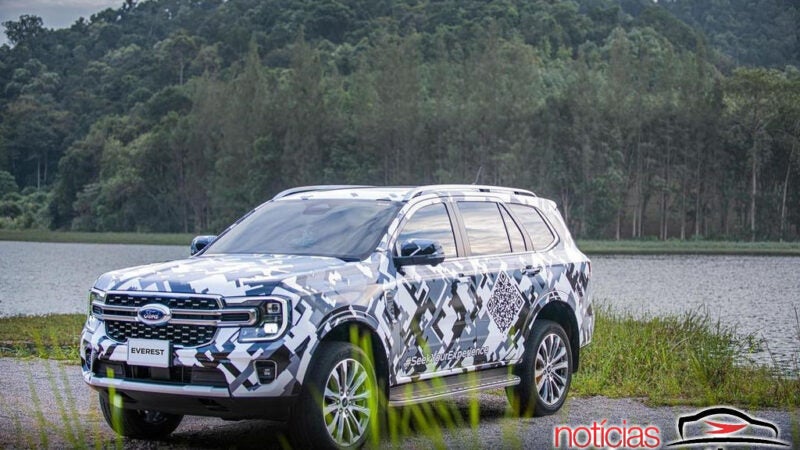 Ford Everest 2023 surge em primeiras imagens ainda camuflada