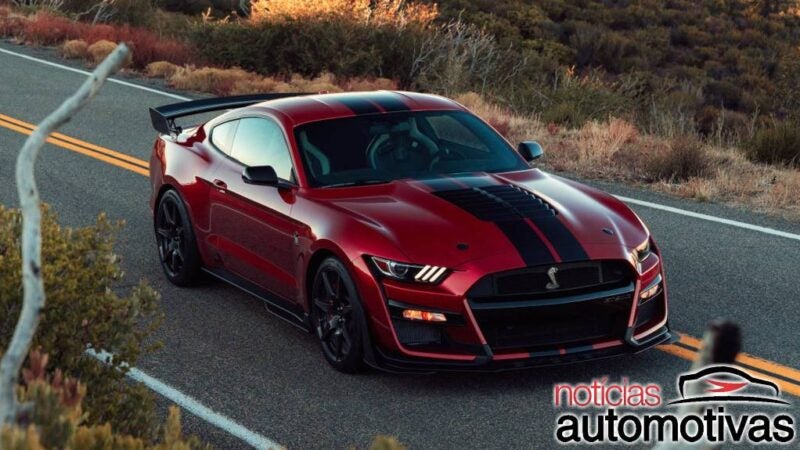 Ford: ladrões roubam 4 Mustang Shelby GT 500 de fábrica nos EUA