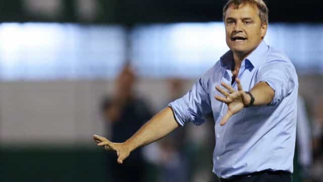 Aguirre evita falar do futuro, mas admite que Internacional precisa de renovação