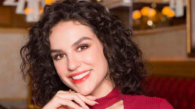 ‘Processo difícil’, afirma Kéfera sobre descoberta da bissexualidade