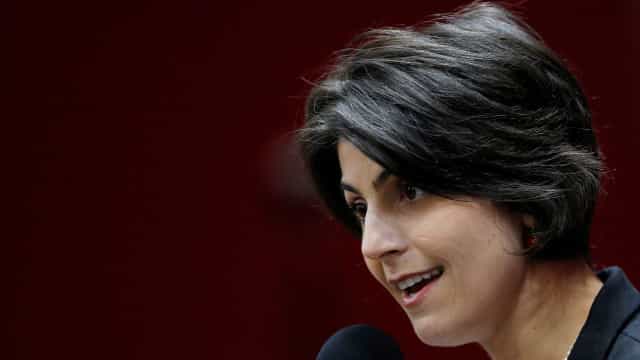 Manuela D’Ávila diz que carteira de vacinação foi adulterada em sistema