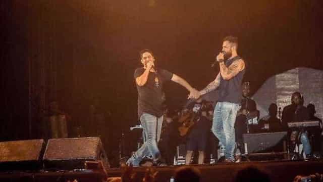 Jorge e Mateus se surpreendem com pedido inusitado de fã durante show