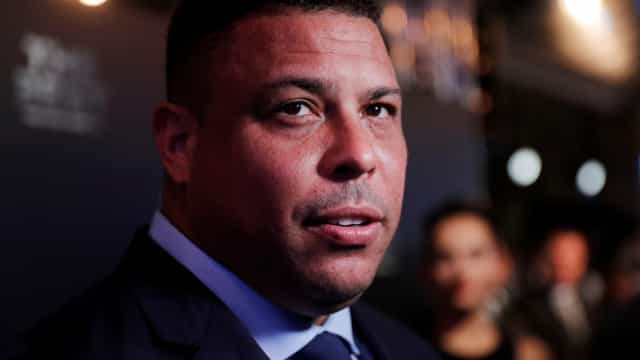 Pelé parabeniza Ronaldo por compra do Cruzeiro: ‘Torcendo por você,’