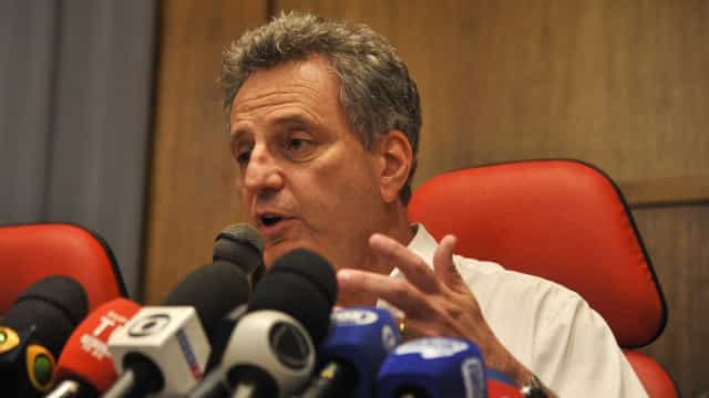 Landim é reeleito presidente do Flamengo, celebra vitória e defende Braz