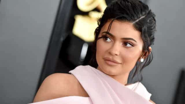 Fã obcecado de Kylie Jenner invade mansão para pedir modelo em casamento