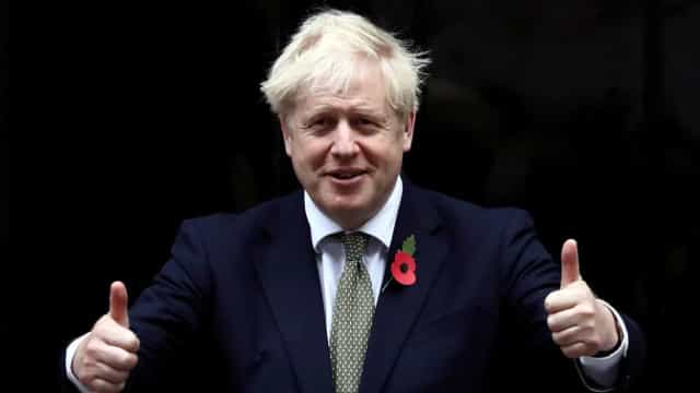 Boris Johnson é pai pela 7ª vez em semana conturbada para governo do Reino Unido