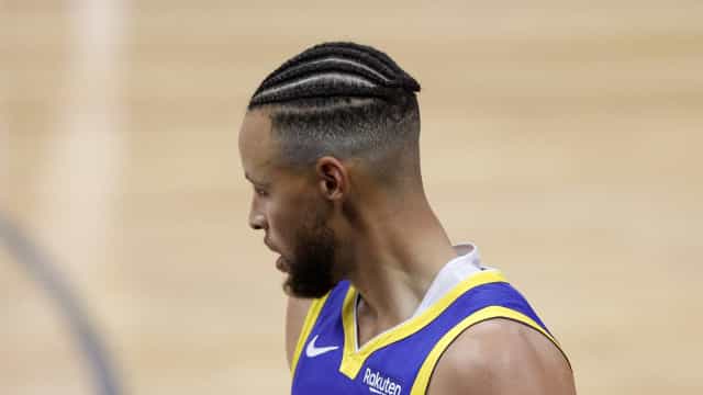 Stephen Curry se torna o jogador com mais bolas de 3 na história da NBA