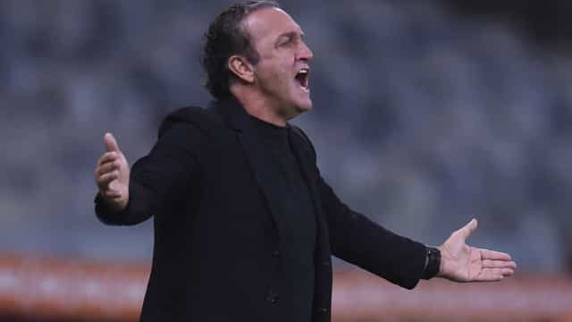 Cuca deixa o comando do Atlético-MG por ‘problemas familiares’, diz rádio