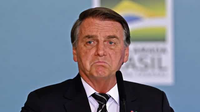 Bolsonaro volta a prometer reajuste para servidores, mas sem recompor inflação