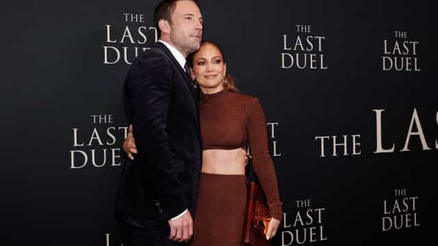Ben Affleck e Jennifer Lopez mostram-se felizes após entrevista polêmica