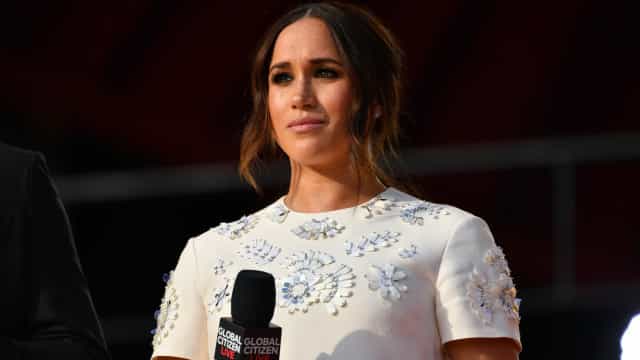 Meghan Markle mentiu sobre origens humildes, garante pai