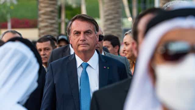 Bolsonaro trava passaporte da vacina, e Planalto aguarda definição do STF