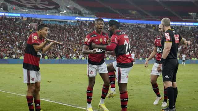 Flamengo segue líder e Atlético-MG sobe para 3º no ranking da CBF