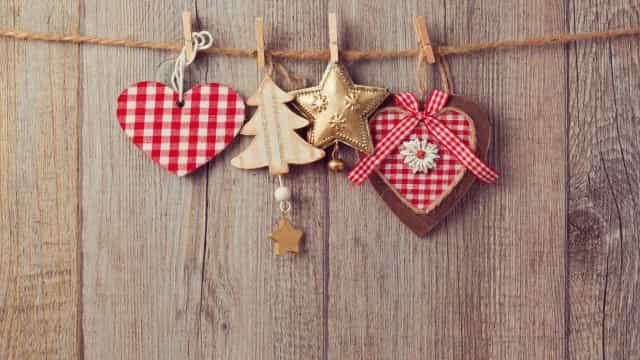 Famílias seguram orçamento para presentear só crianças no Natal