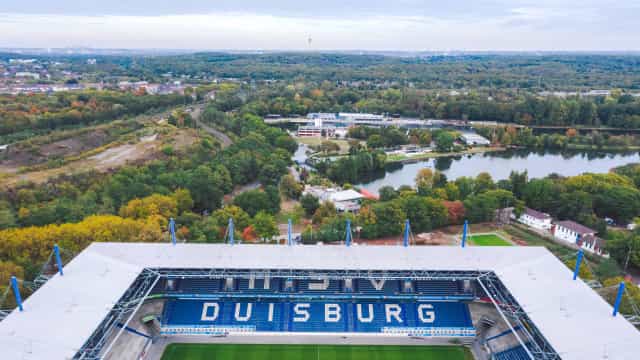 Jogo da 3ª divisão do Campeonato Alemão é interrompido por insultos racistas