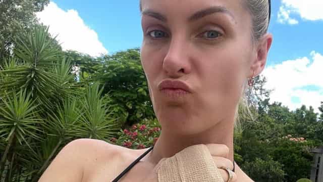 Ana Hickmann se corta ao colher mangas: "E as férias estão só começando"