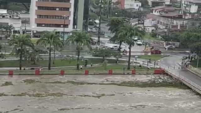 Sul da Bahia tem 4.200 desabrigados por chuvas; vídeo
