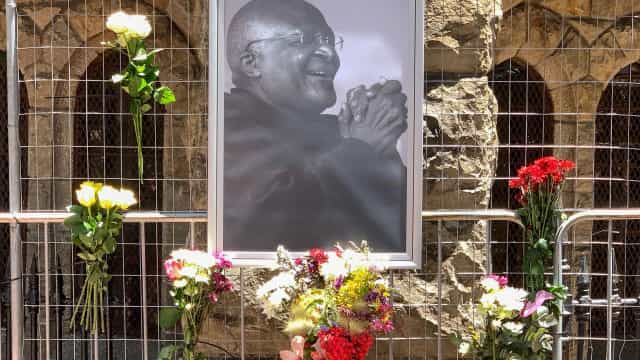 Nobel da Paz, ativista anti-aparheid Desmond Tutu morre aos 90 anos