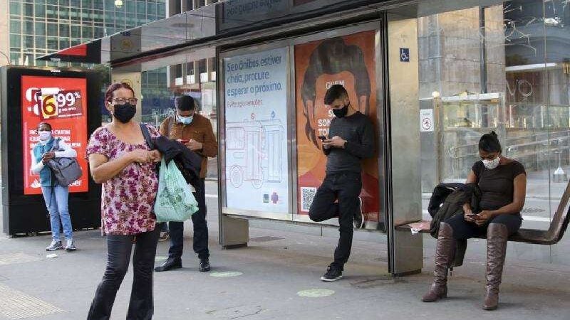 Ômicron faz SP reduzir intervalo para dose de reforço da vacina