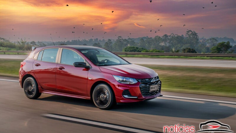 Onix LTZ, RS e Midnight ganham pacote de conectividade