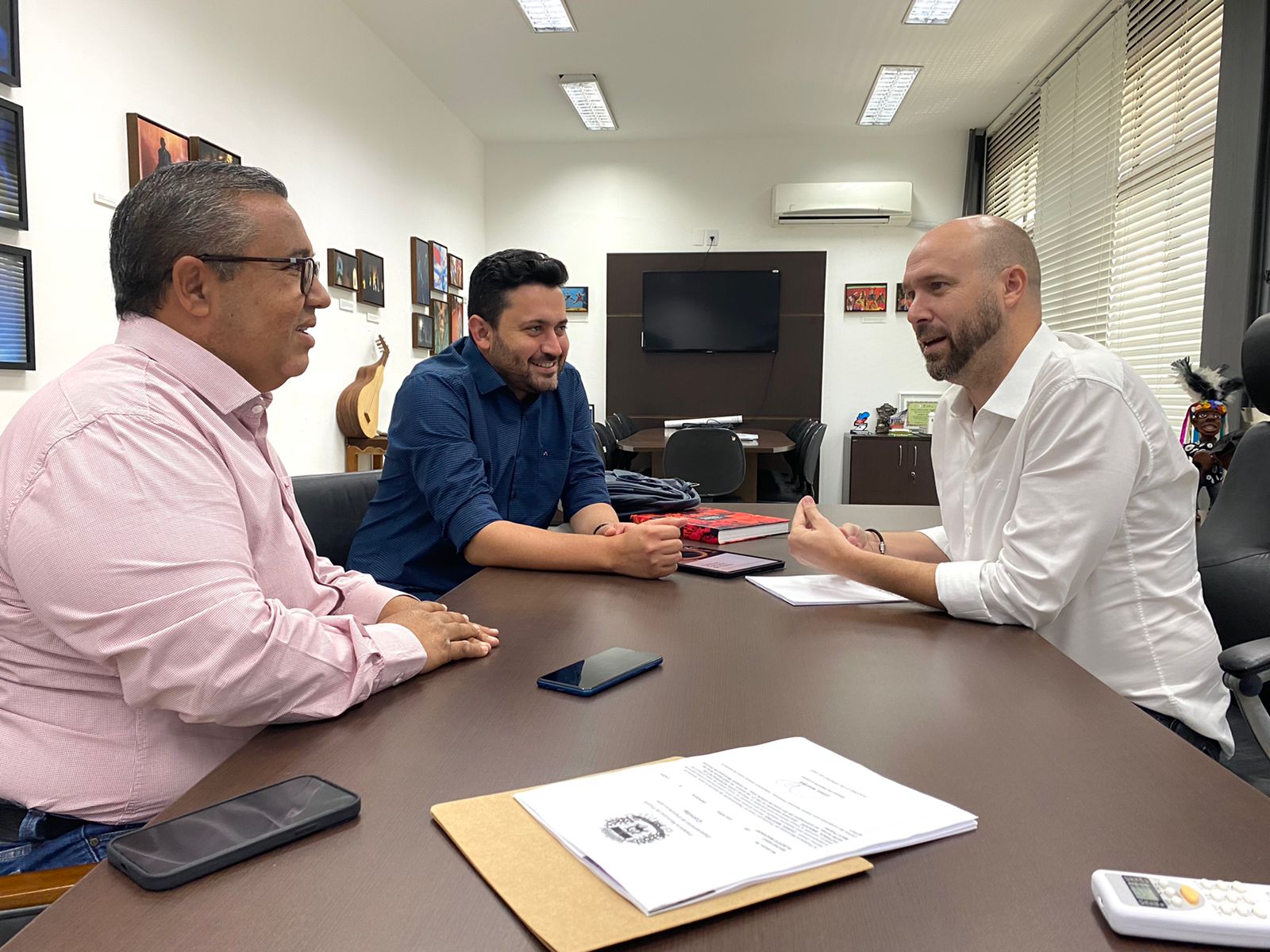 PREFEITO VISITA SECRETÁRIO BETO E SOLICITA APOIO PARA PROJETOS DE ESPORTE E CULTURA