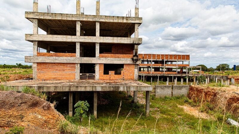 Obras do novo Hospital Julio Muller estão em fase de drenagem do terreno