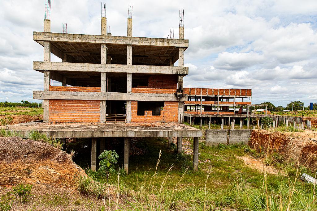 Obras do novo Hospital Julio Muller estão em fase de drenagem do terreno