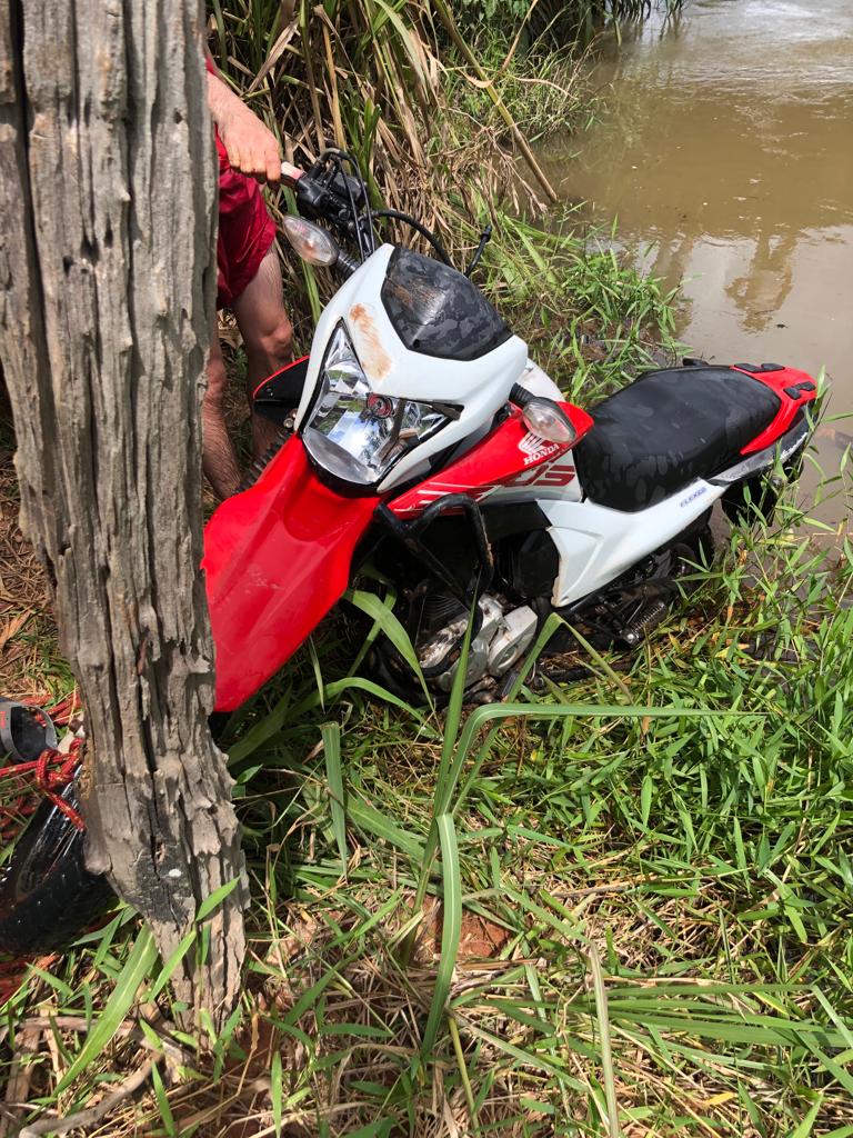 Corpo de homem é encontrado boiando no Rio em Novo Mundo