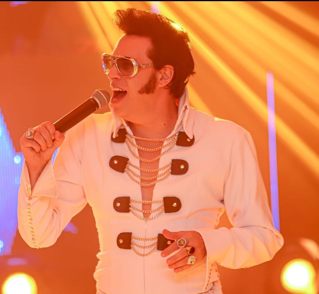 Shopping Sinop recebe show cover do Rei do Rock